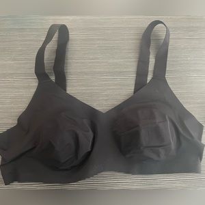 Knix padded V neck bra wide strap
